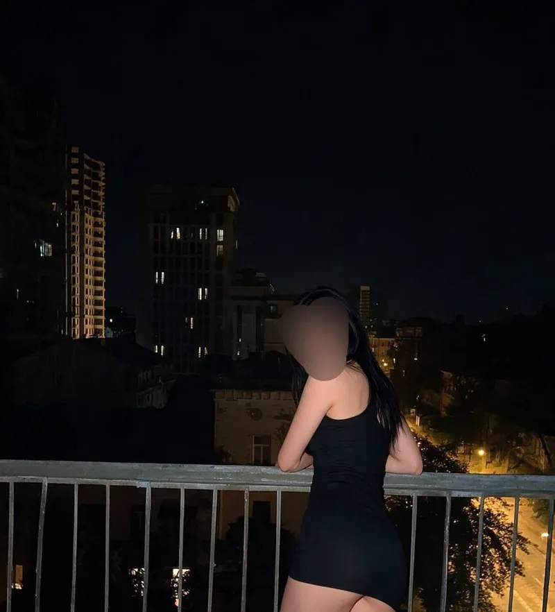 Thumbnail Chilling at the rooftop
