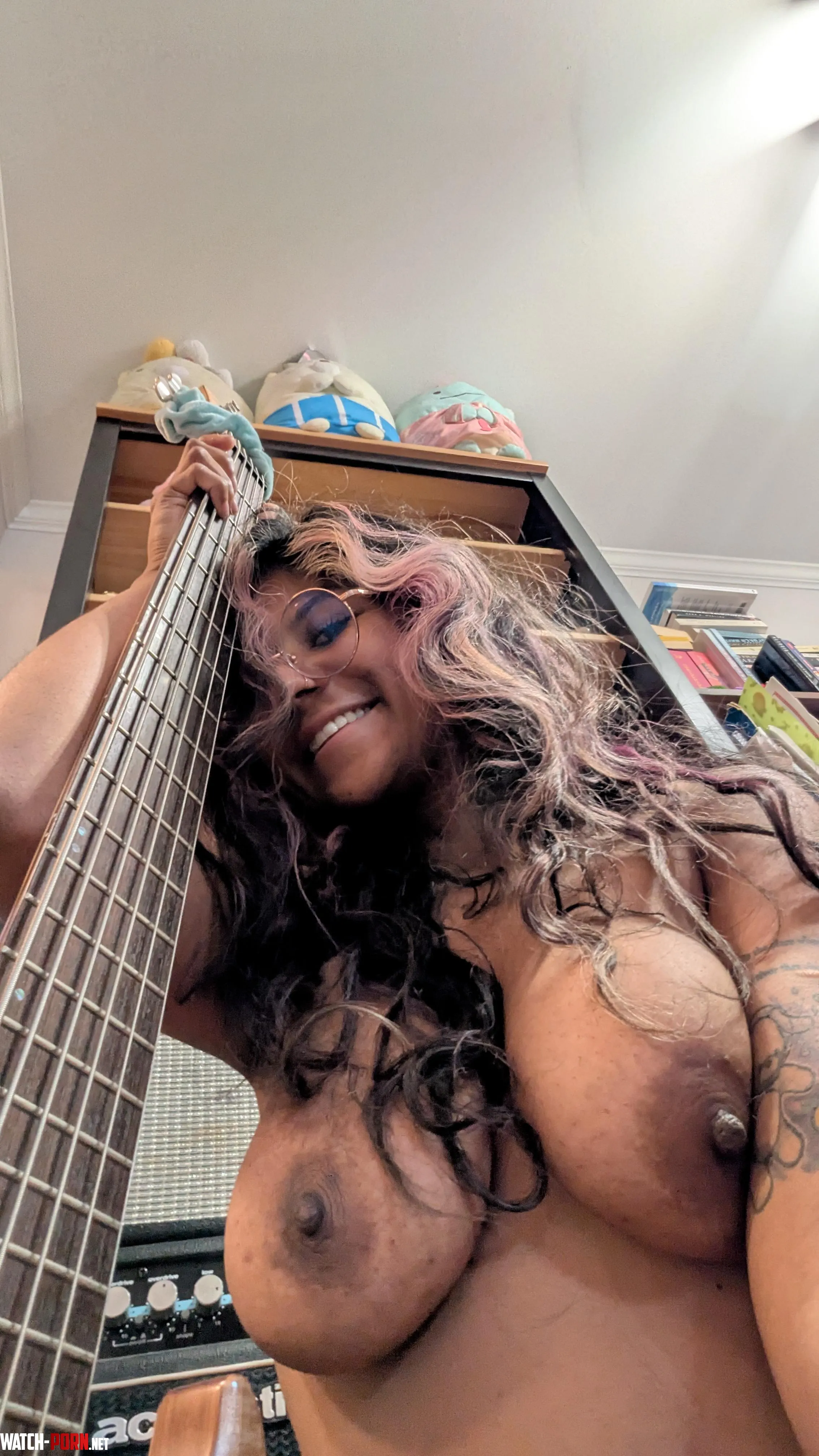 hi from ur favorite big tiddy metal bassist by malika-meteorite-