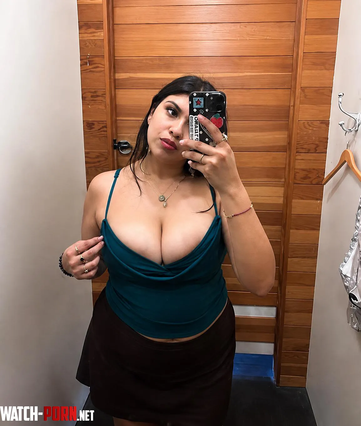 Can someone help me pick out an outfit by CowPsychological3074
