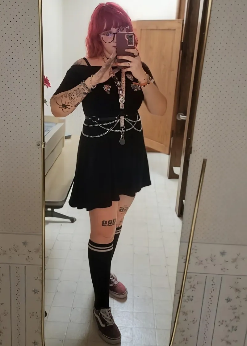 Thumbnail Showing off the emo fit