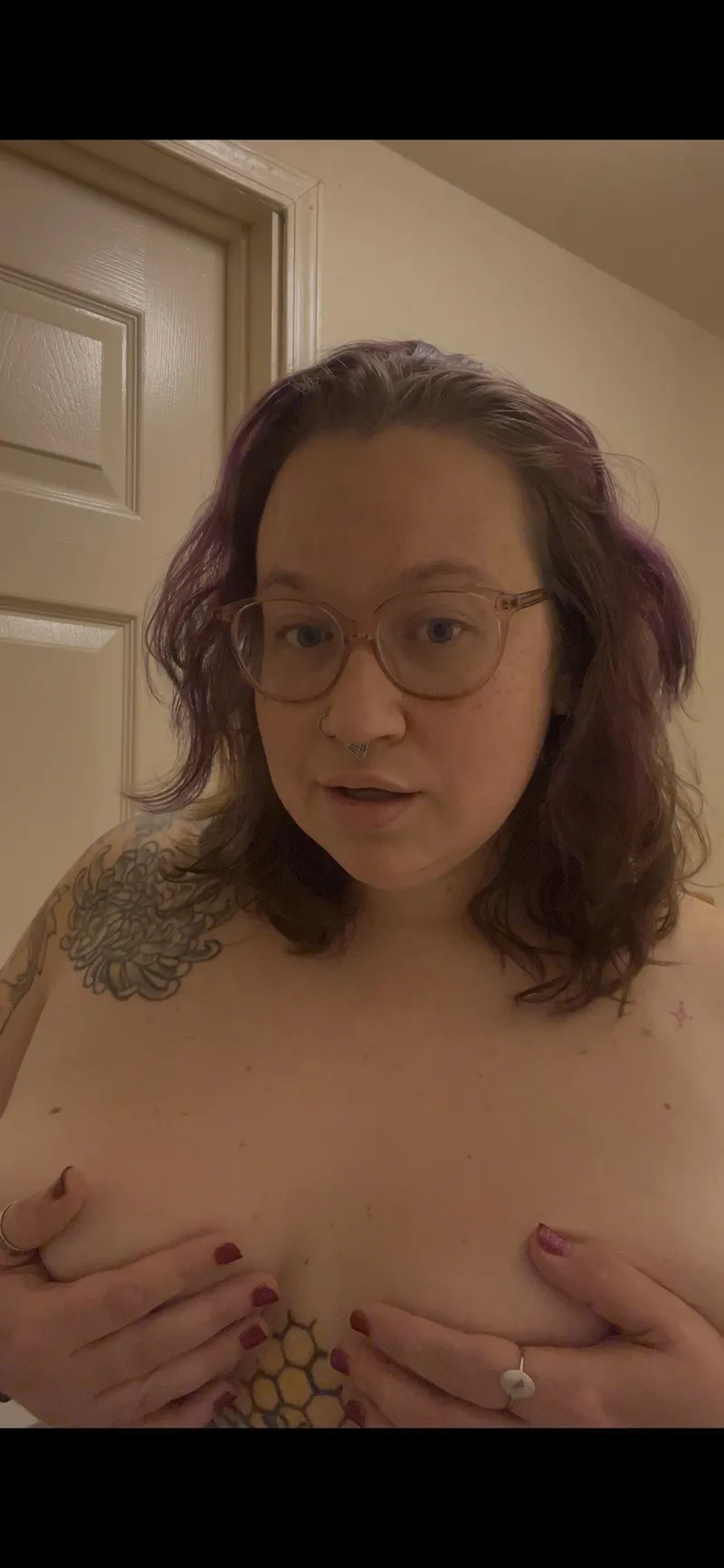 Thumbnail Do you think I’m bad taking pics in a dates bathroom…