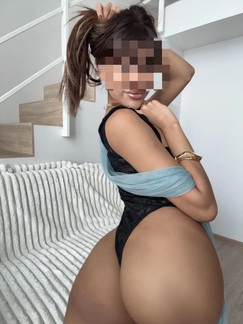Thumbnail Decided to get my booty out today [F]