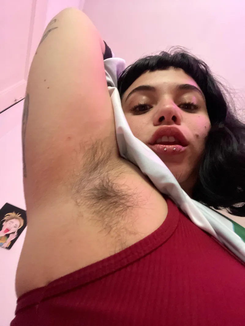 Thumbnail Do my hairy armpits turn you on?