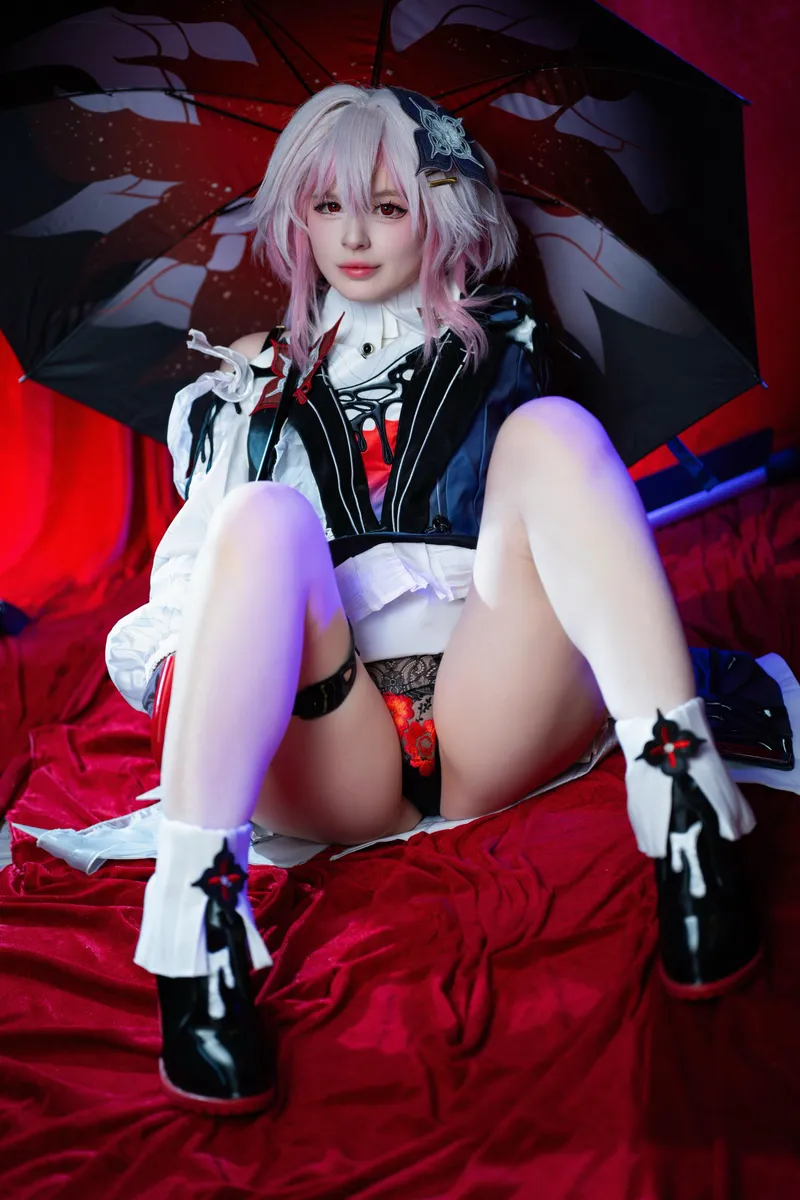 Thumbnail Evernight cosplay by puddingu_desu