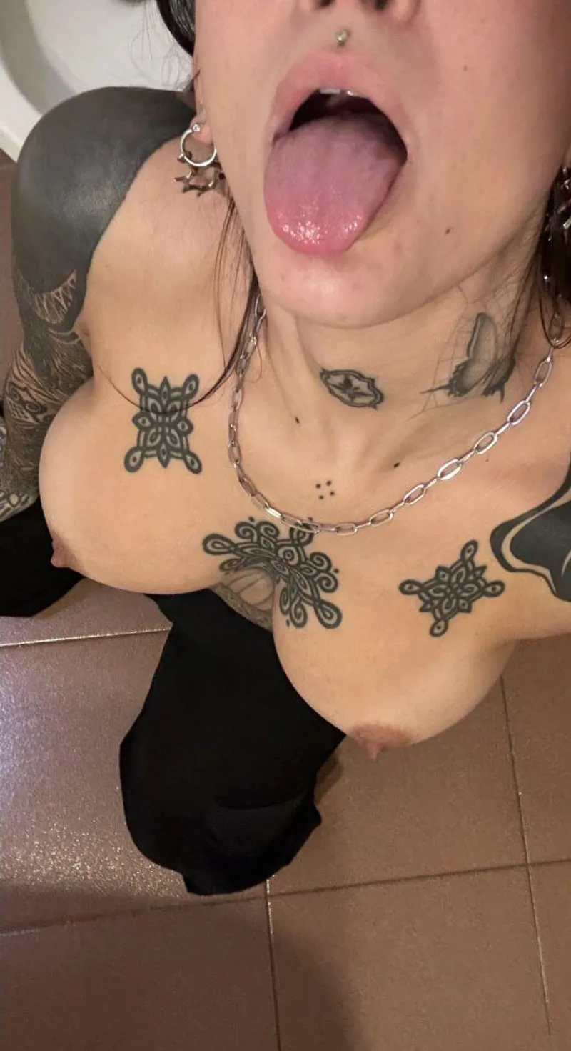 Thumbnail For those who like tongue fetish