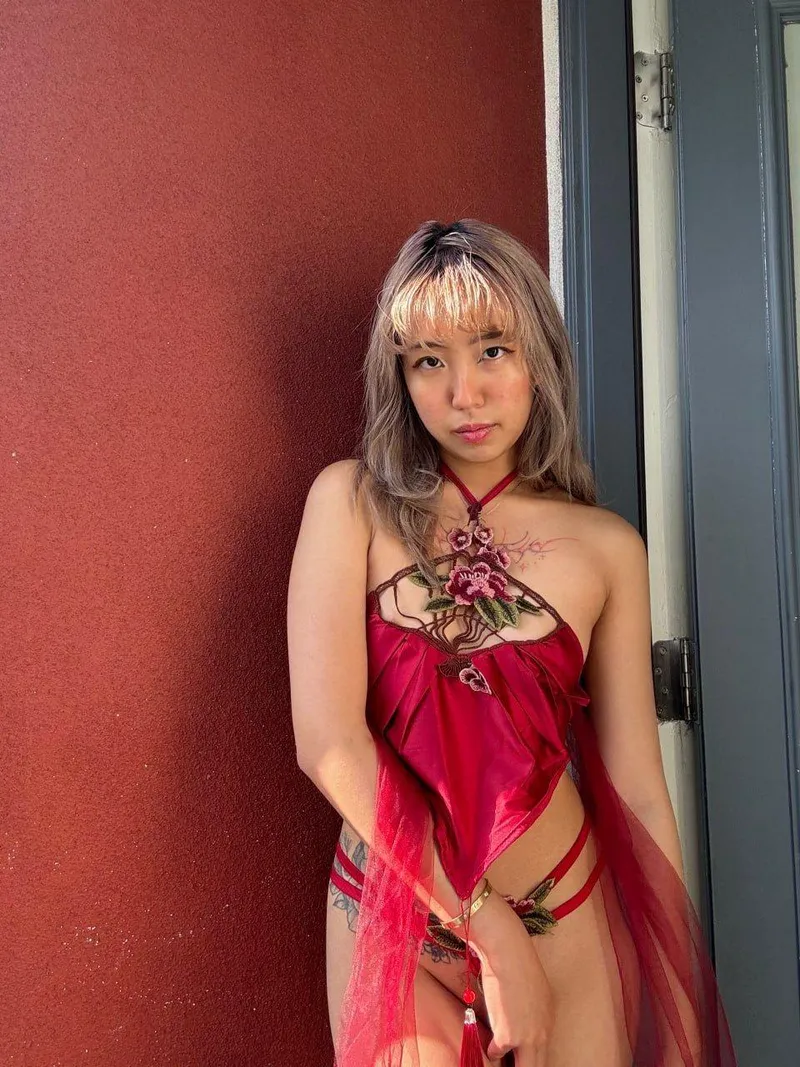 Thumbnail Do you prefer Asian girls?
