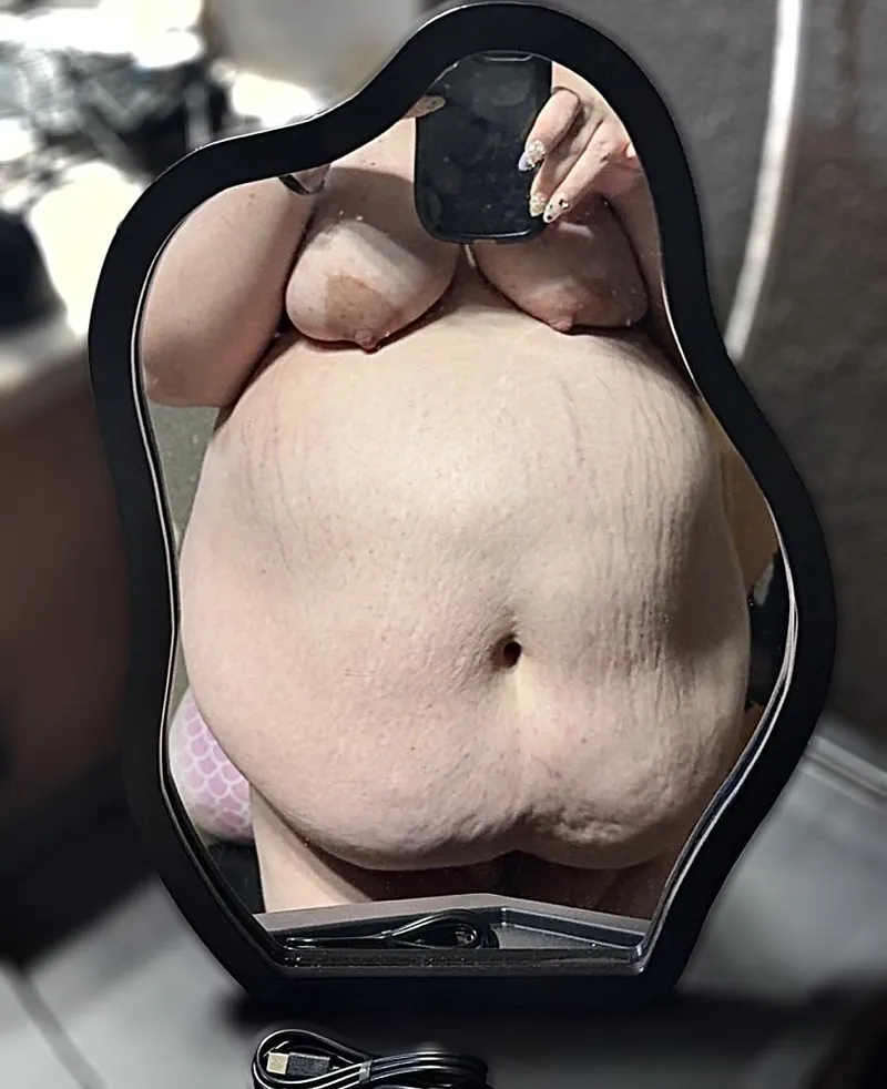 Thumbnail Big Belly, Large Milkers (a glimpse)