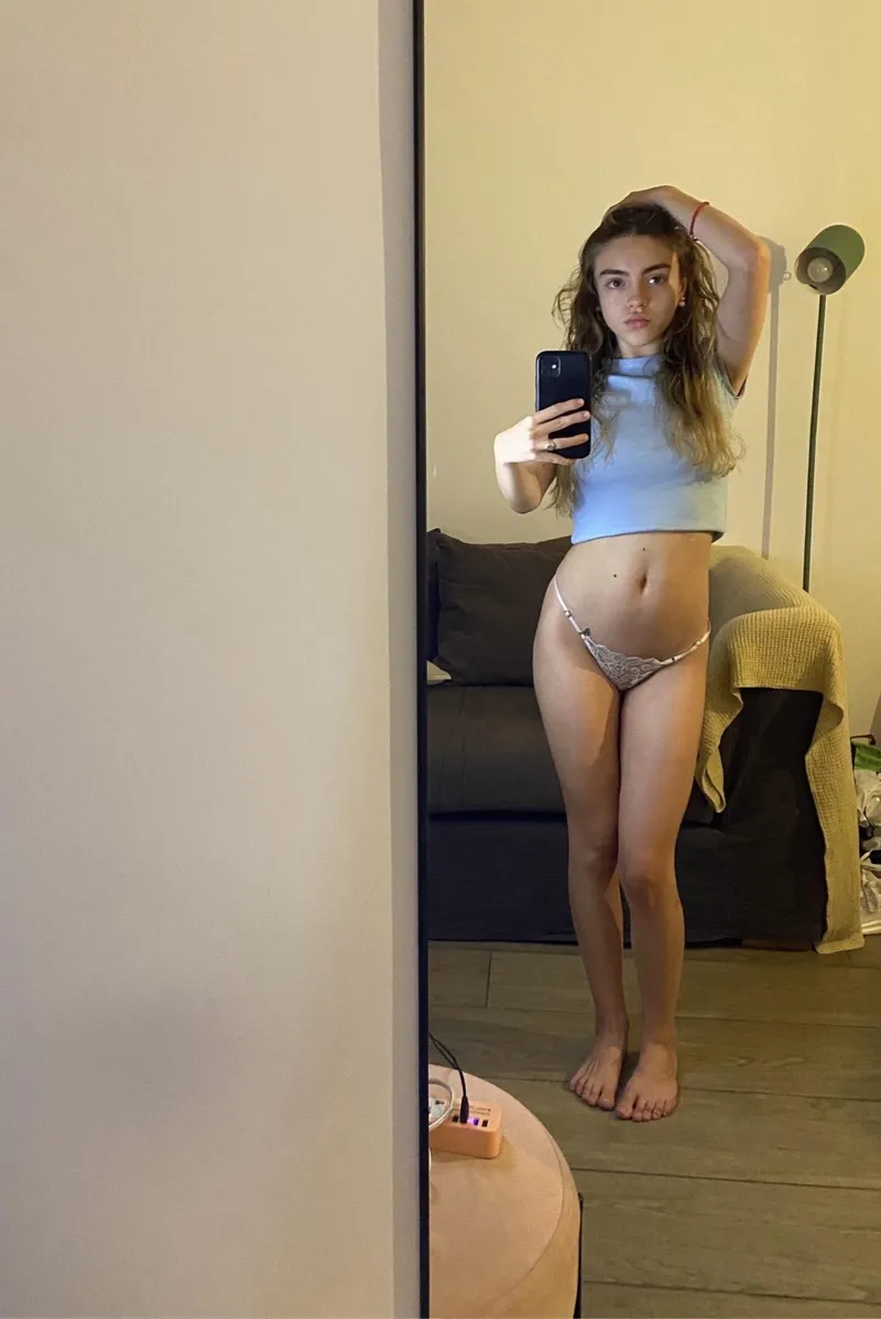 Thumbnail Are cute and sexy 18yo girls your type?