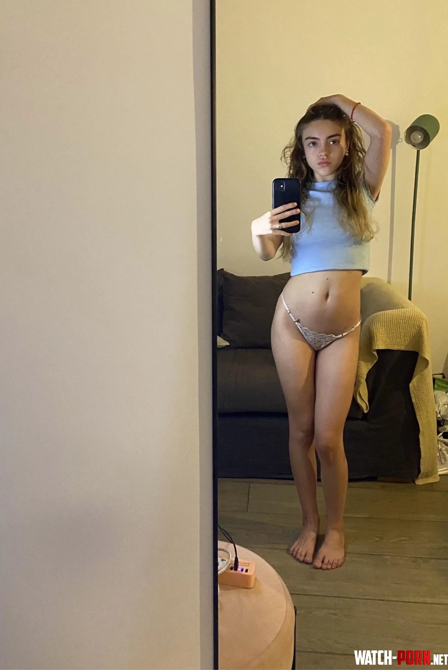 Are cute and sexy 18yo girls your type? by xPeachieLovve
