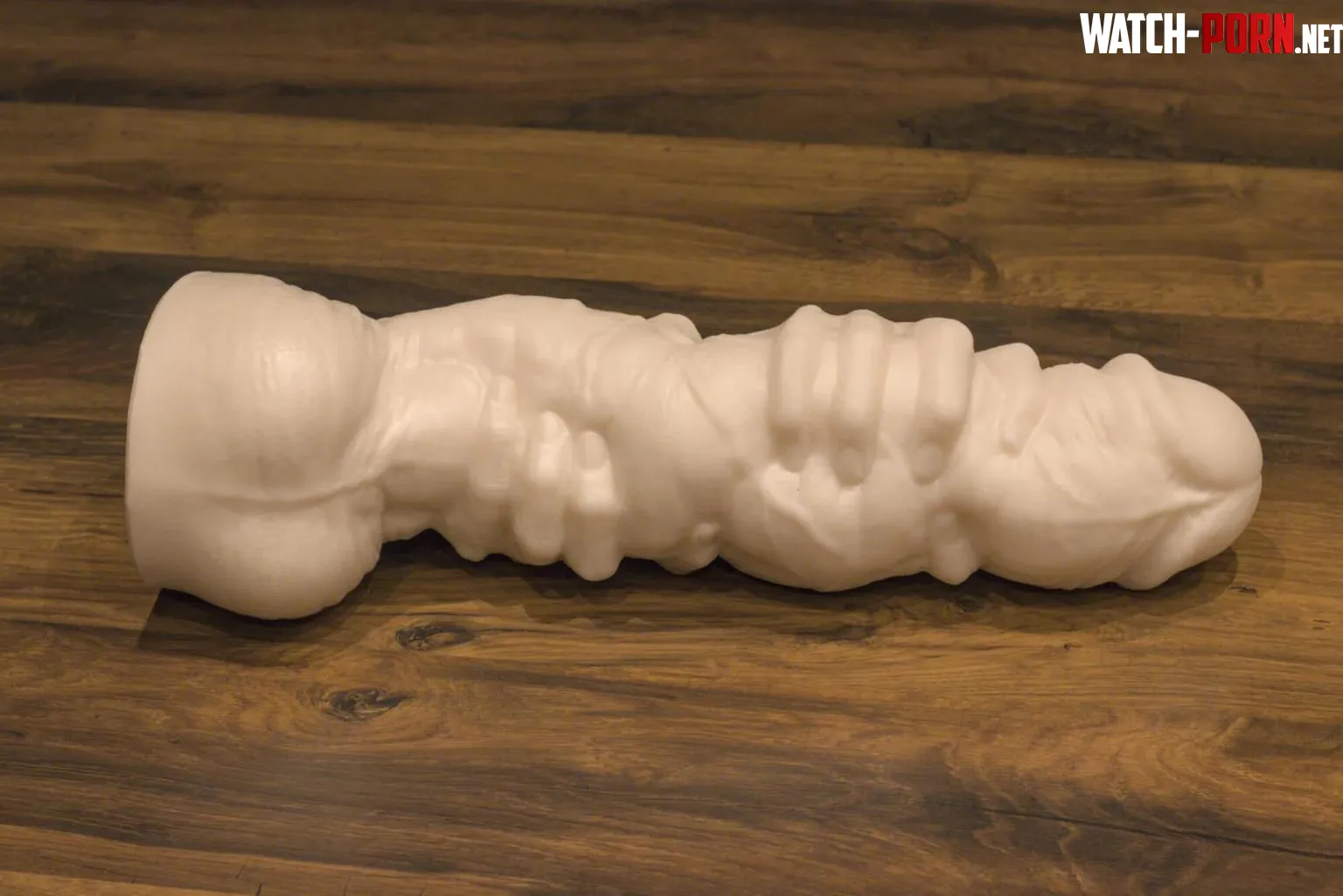 Dana's Grip by Mr. Hankey's Toys: my review of this unusual realistic dildo by BigGoodDildos