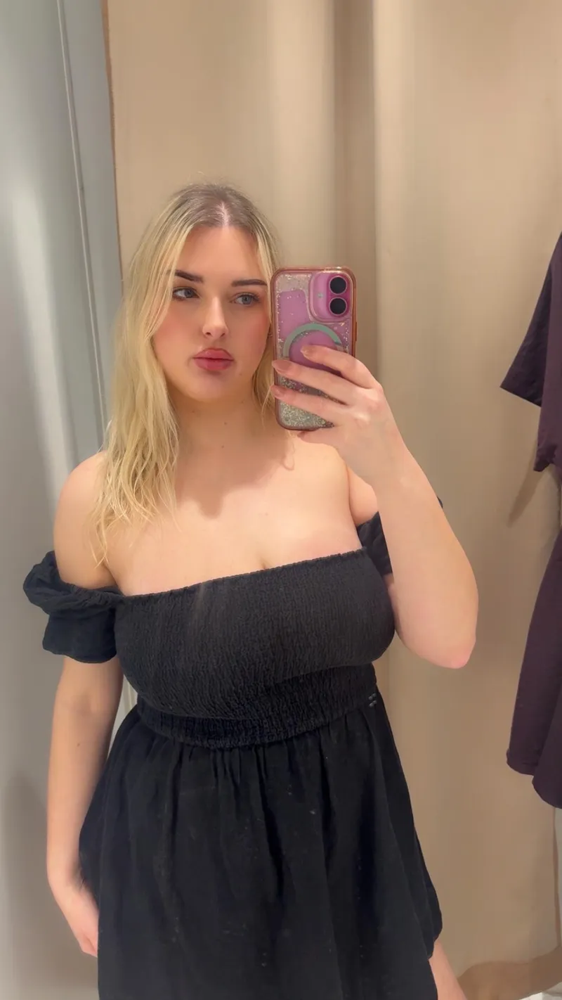 Thumbnail Change room