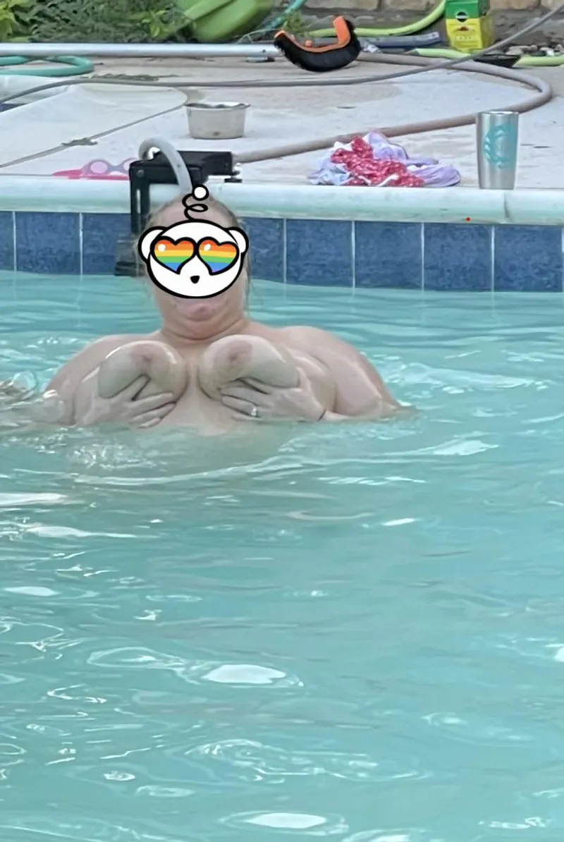 Thumbnail Not letting the water hide all the fun