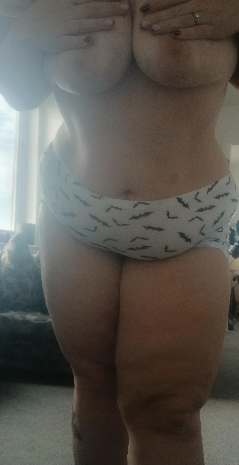 Thumbnail New shorts means an excuse to show off for you
