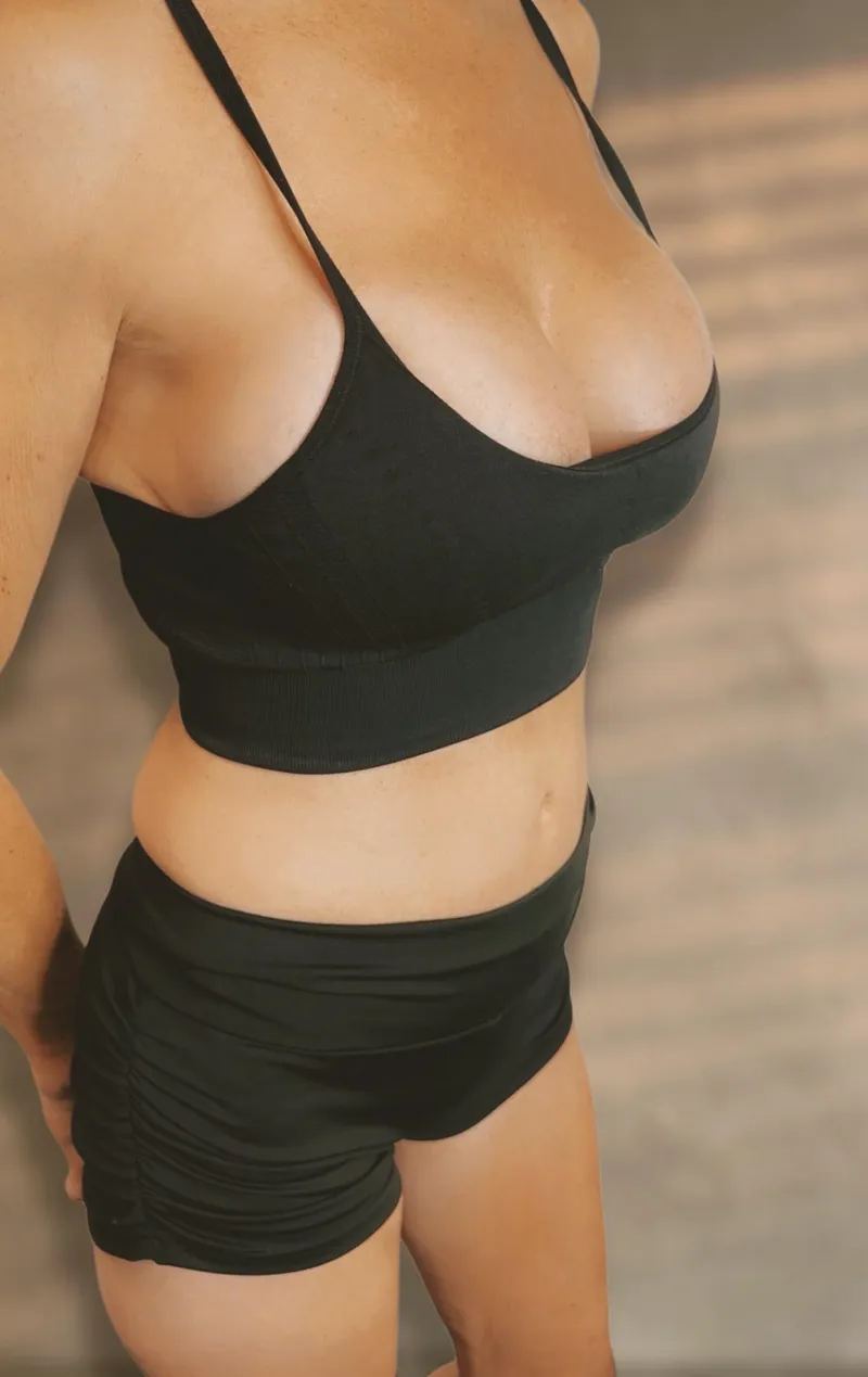 Thumbnail Hitting the gym before work (50)