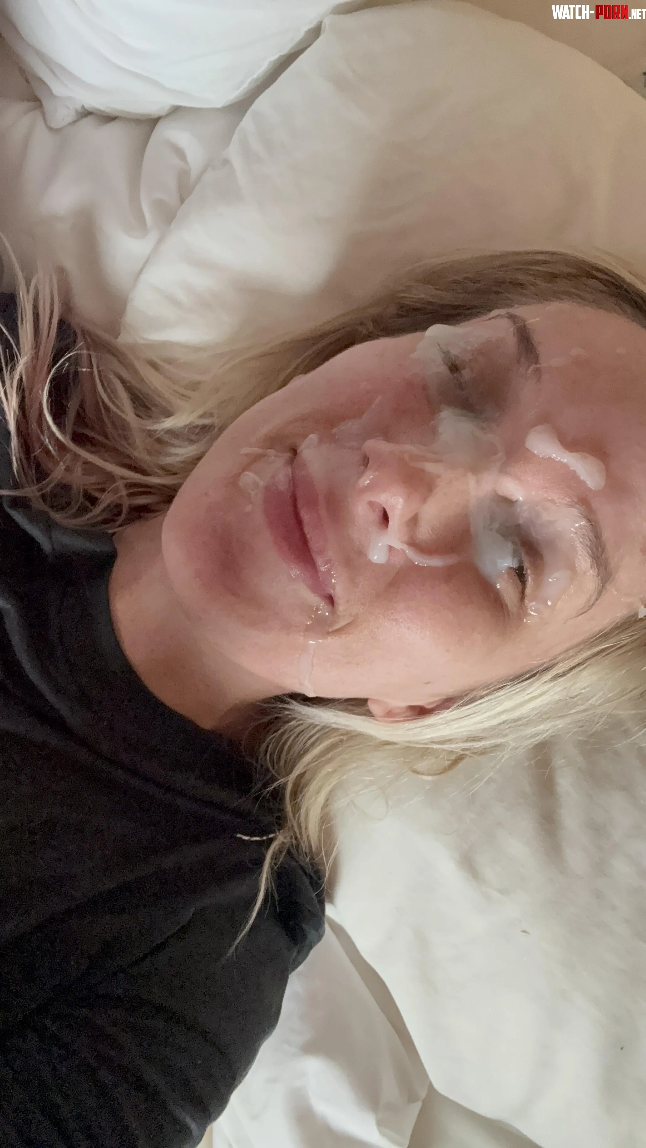 It’s so hard to take a selfie when your eyes are drowning in cum by CosmicStarlight