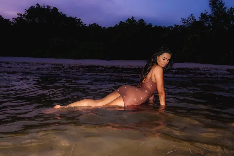 Thumbnail Teasing you from the water 😘