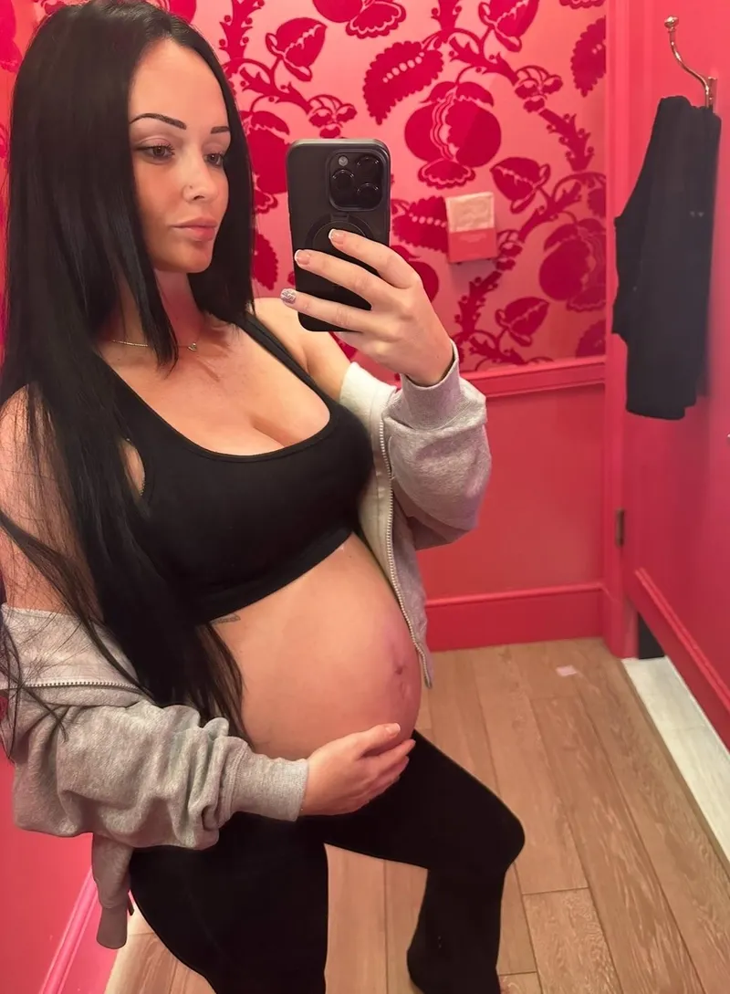 Thumbnail It’s a good think I love to be pregnant because I also love creampies :)