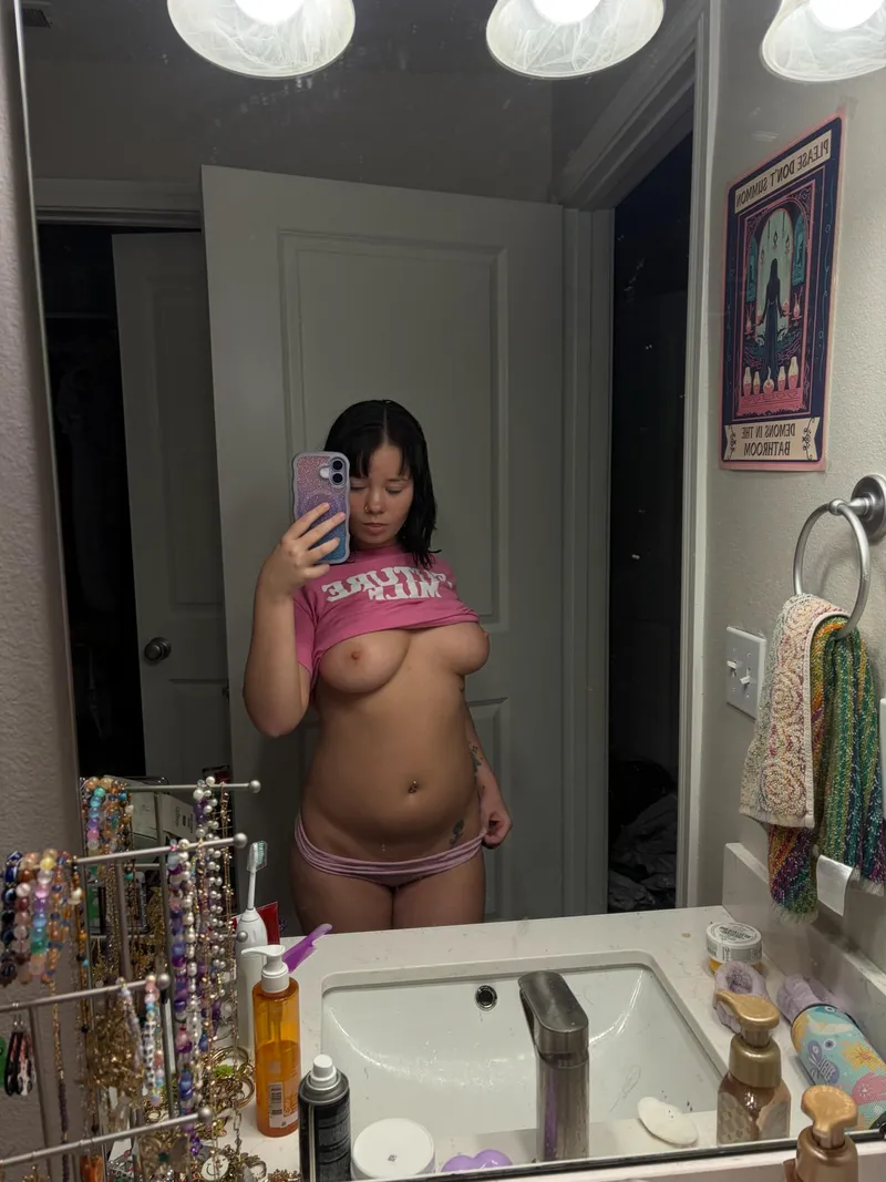 Thumbnail Did my boobs catch ur eye
