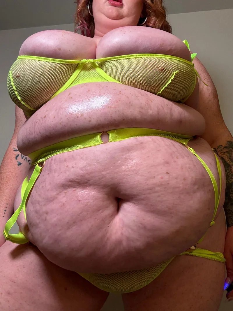 Thumbnail busting out 😜
