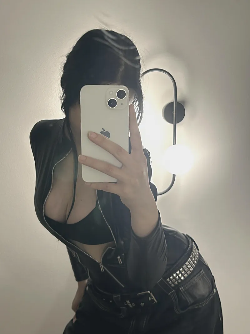 Thumbnail Teen goth selfie :3 by xSugarRosalie