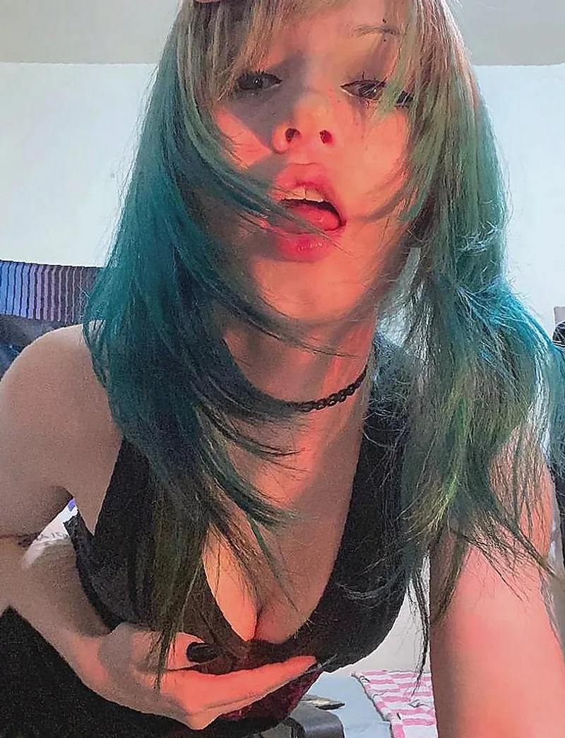 Thumbnail Short hair and punk feels lonely