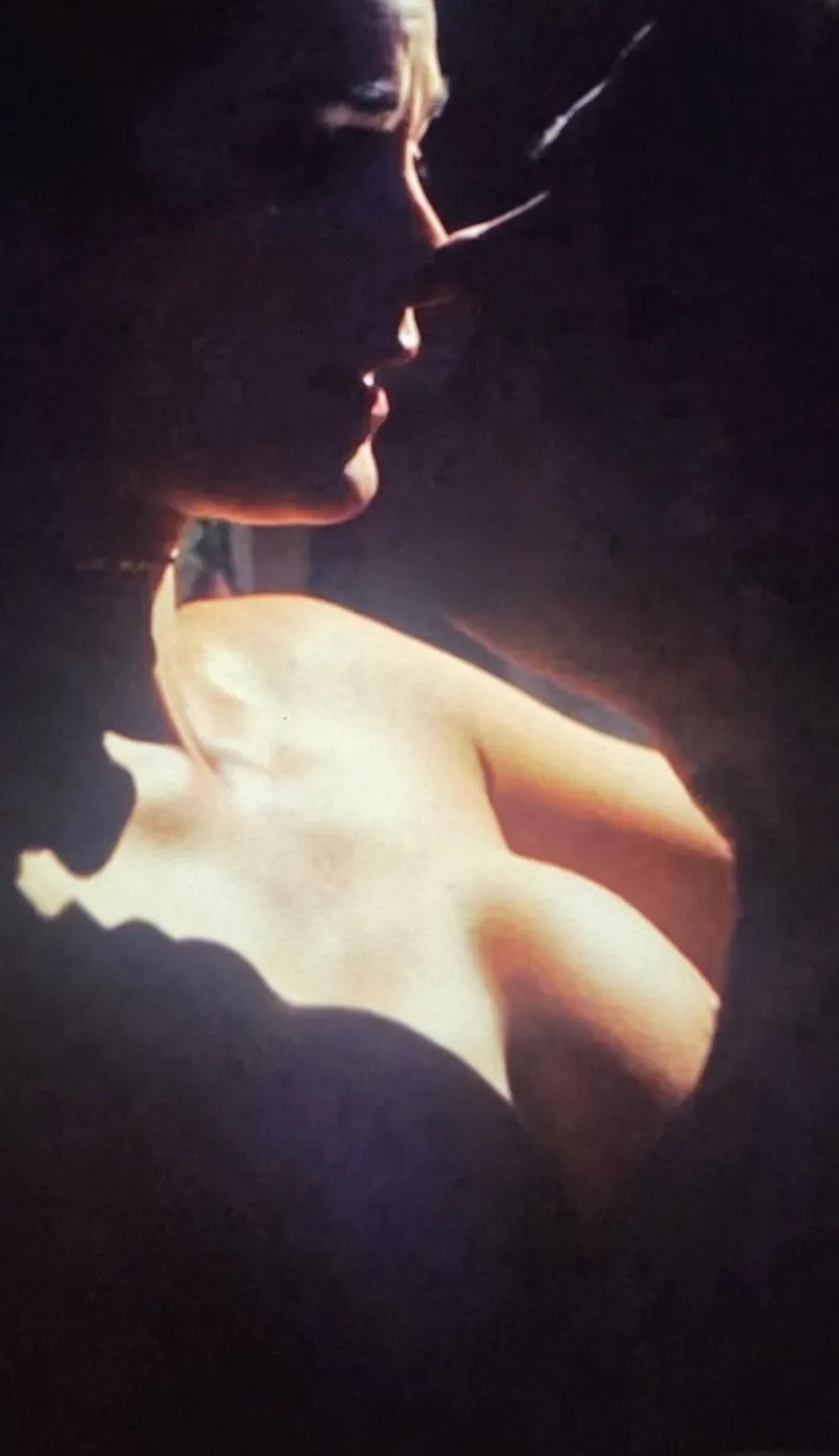 Thumbnail Carrie Anne Moss - The Soft Kill