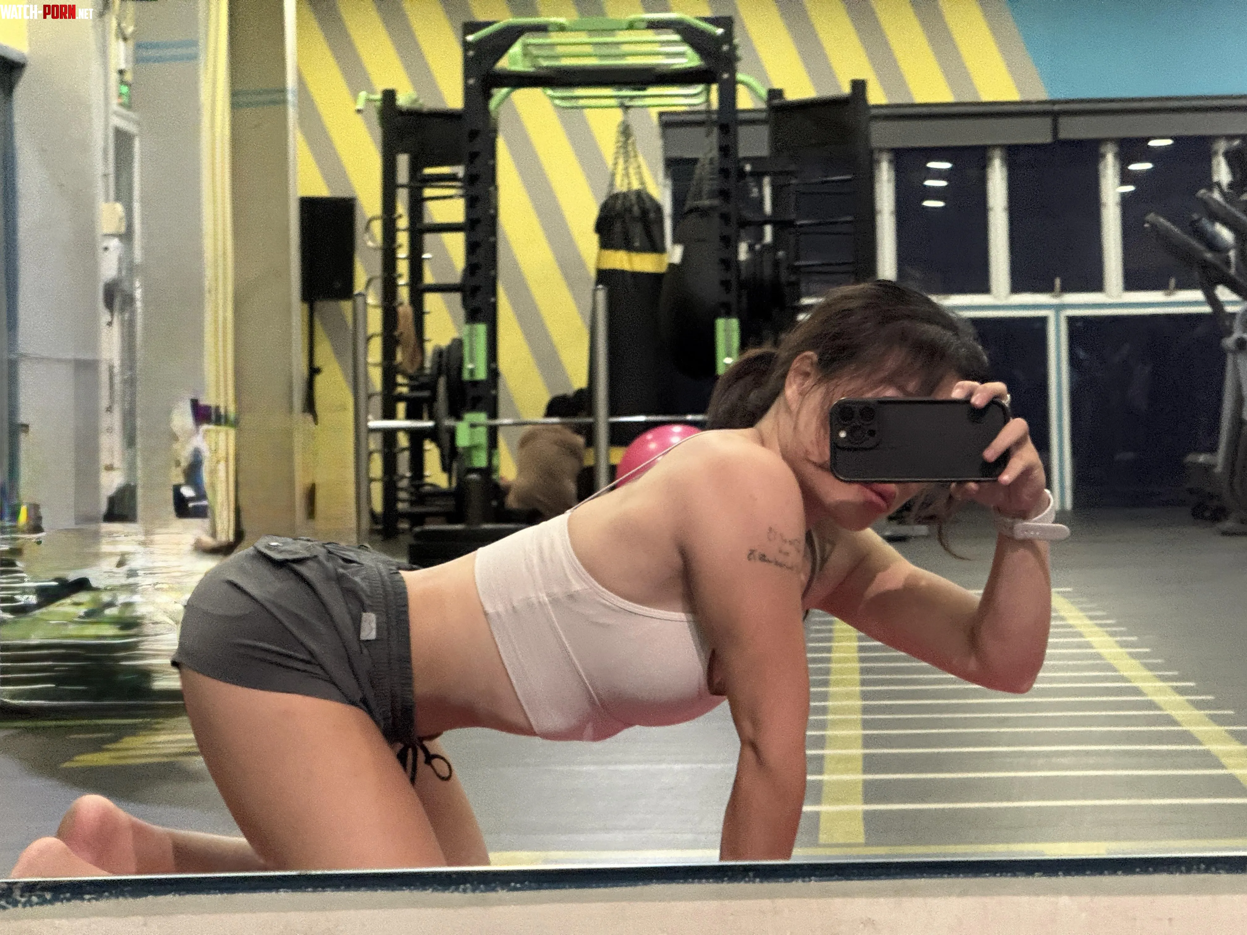 Mandatory gym selfie :) by vietinbed