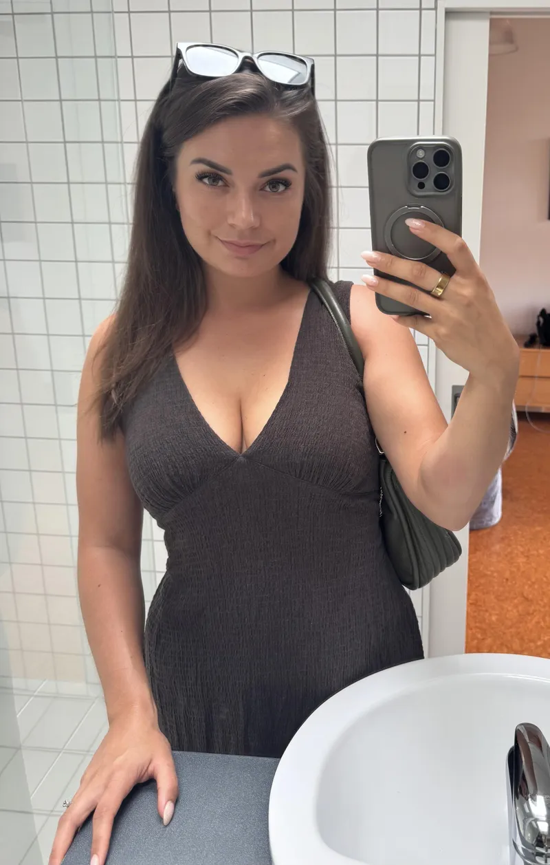 Thumbnail Sending a little smile your way 🤍