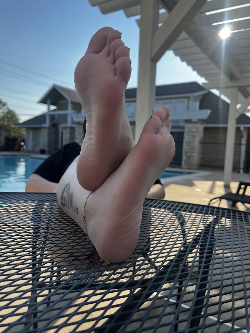 Thumbnail OC soles for your soul, would you take that deal ? 😈