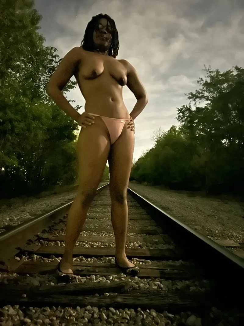 Thumbnail Topless at the tracks