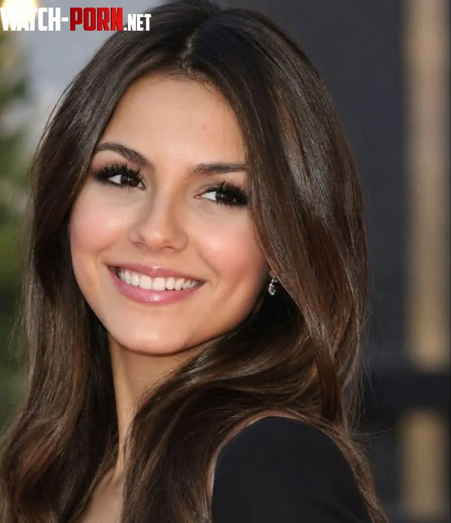 Victoria Justice by nadeniss