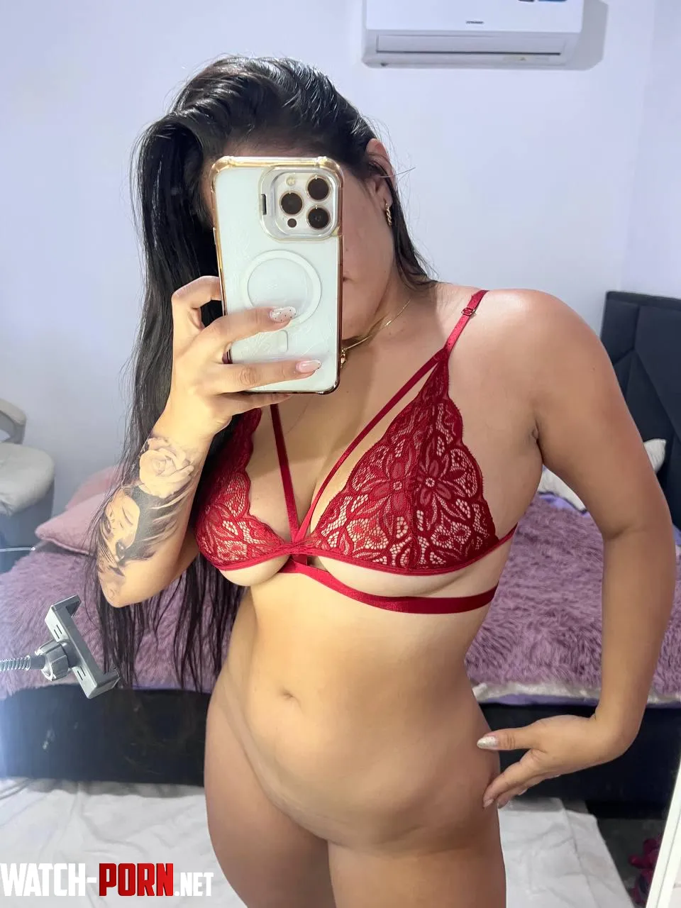 Your nightly dose of a sexy selfie by kalamidad94