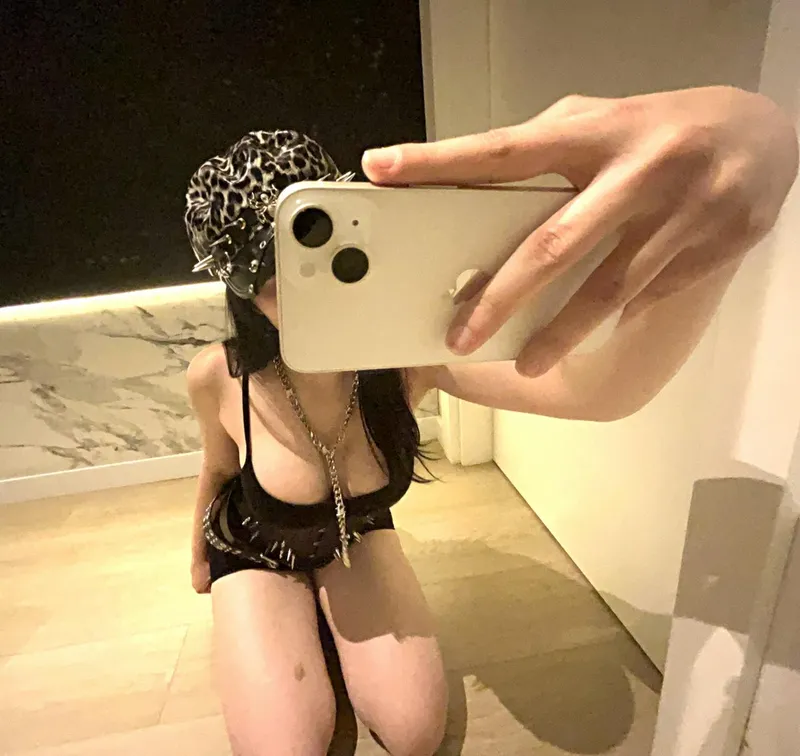 Thumbnail I'm curious if my classmates discovered my Reddit account.. by xSugarRosalie