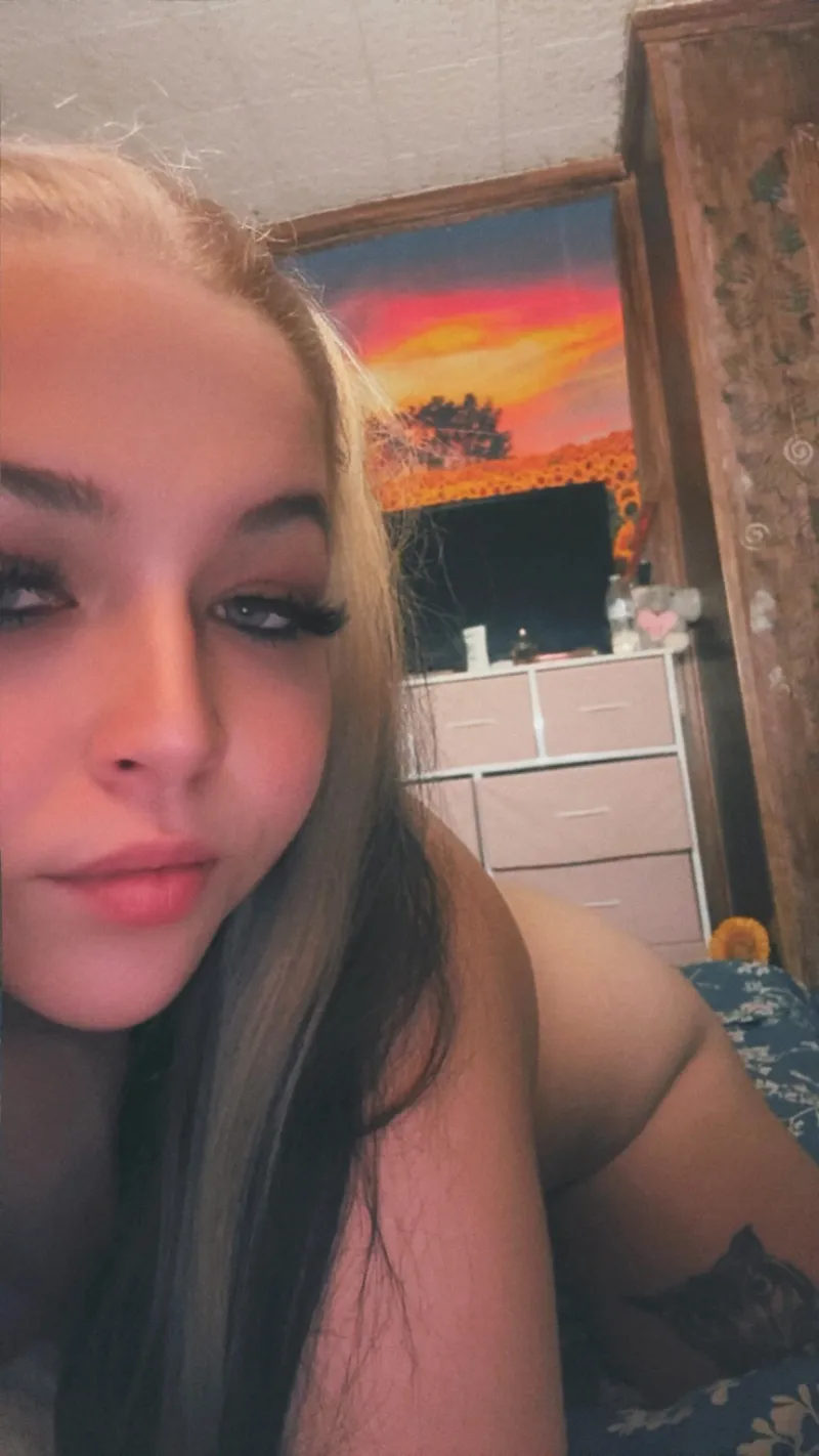 Thumbnail Let’s play dm for the tele and snap