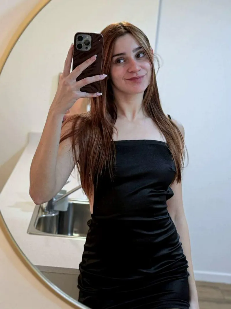 Thumbnail I'd prefer wearing tight dress