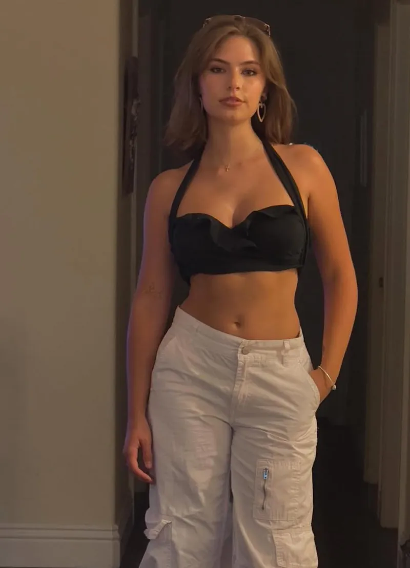 Thumbnail Black crop top