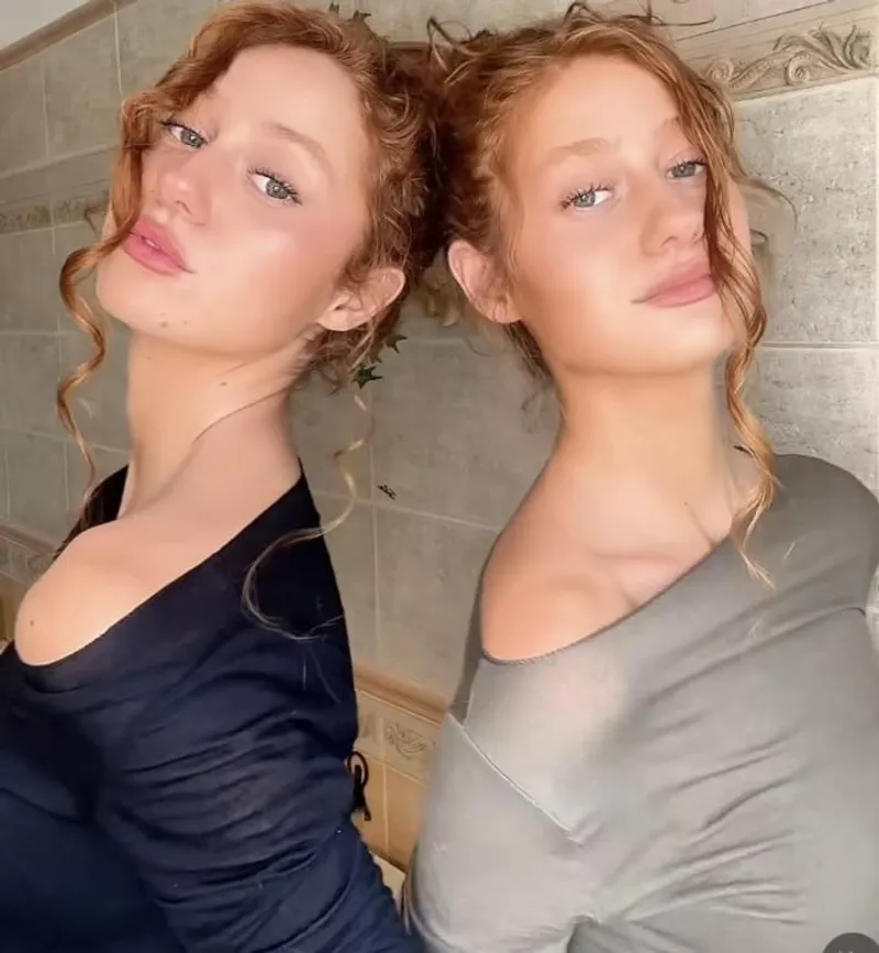 Thumbnail Serena and Letizia Reginelli