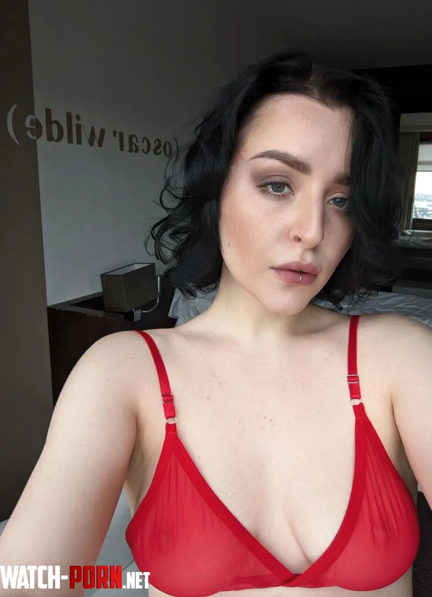 Felt cute, matched my fire with a hint of red by hollow_runner13