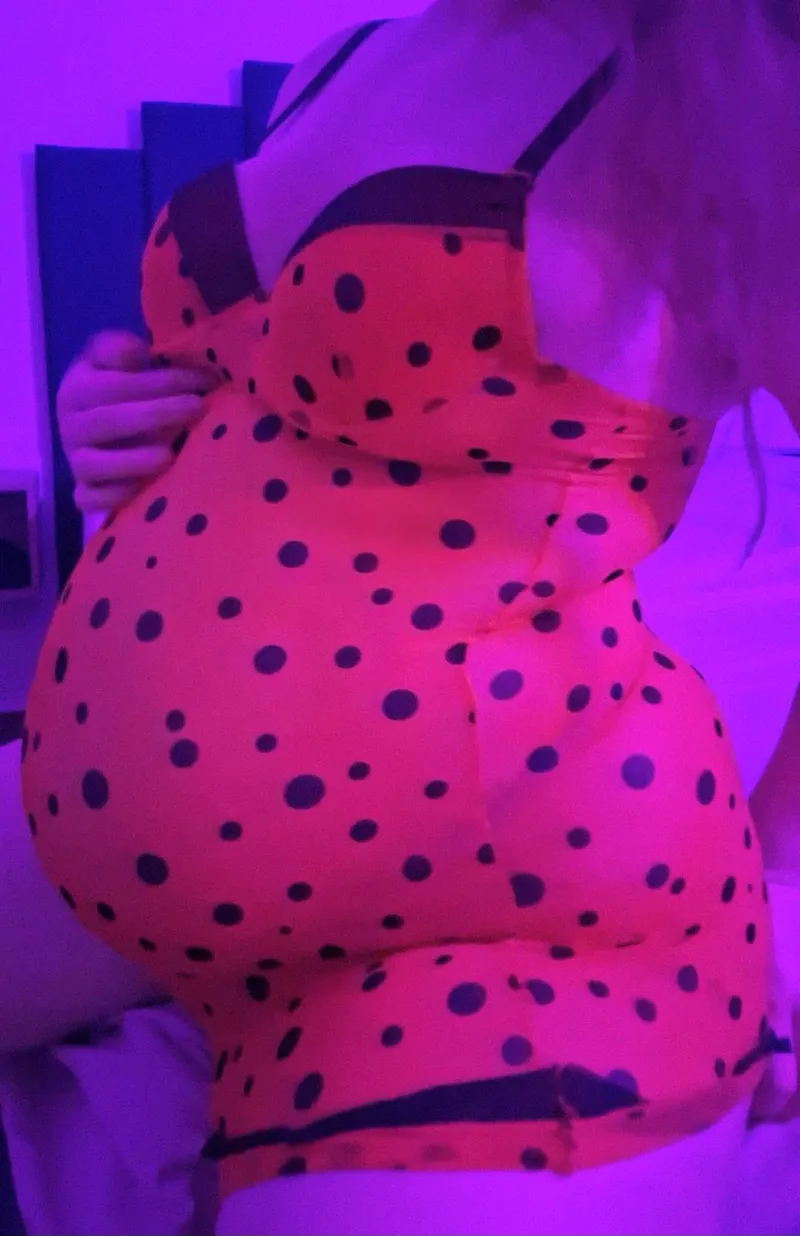 Thumbnail Cozy belly mode 🥰 by FatteningPrincess