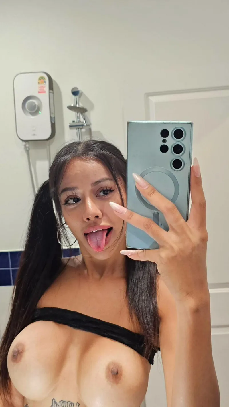 Thumbnail I prefer to be naked, can you take this bra of me?