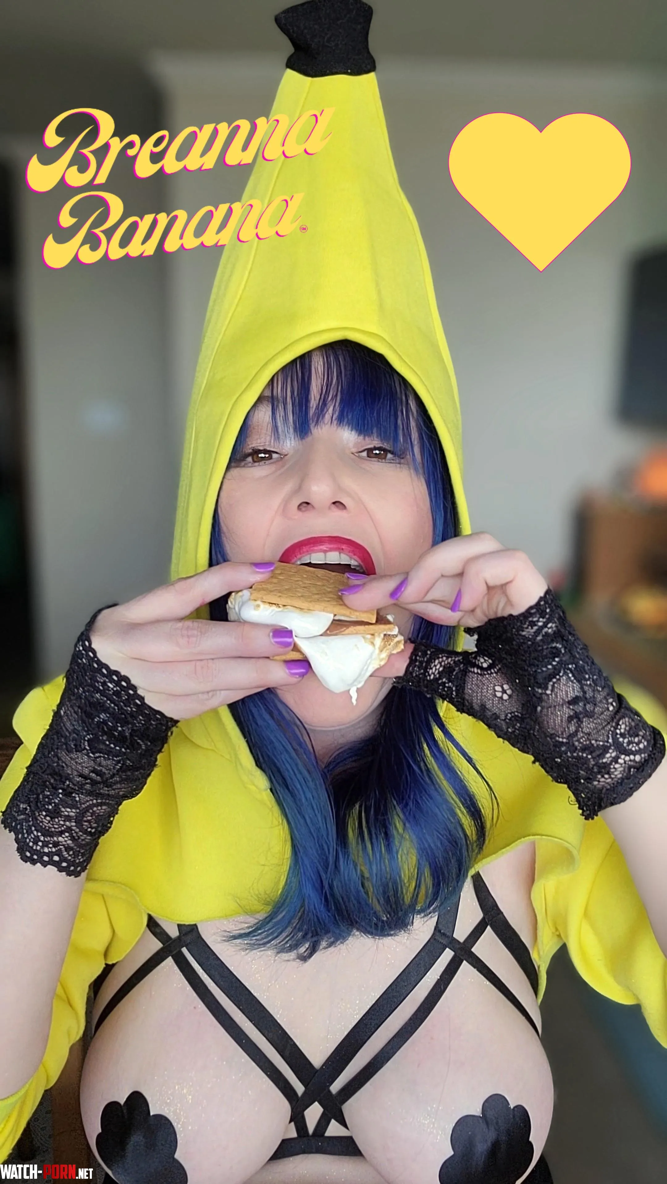 Banana babe is ready for you. Cum and get it by breannalovesbananas