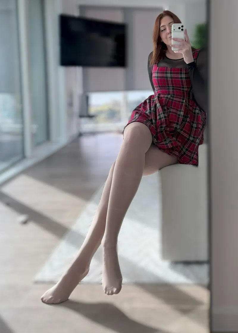 Thumbnail long lady = long legs :3 by verytallgirlkatie