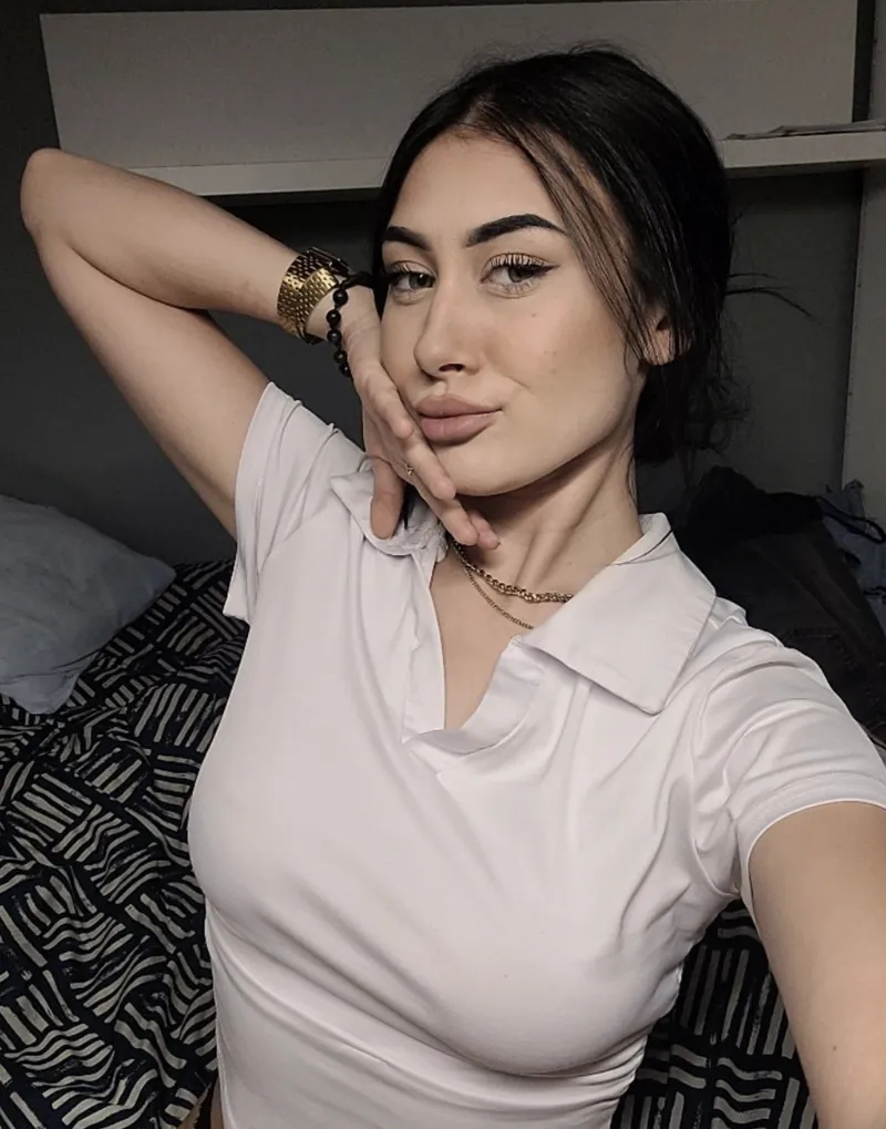 Thumbnail Ska jag skvätta lite vatten på skjortan å visa? 🙈 by BusigaLisaa