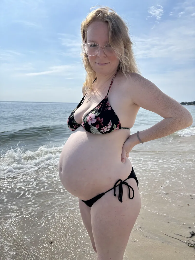 Thumbnail 8 months pregnant beach day!