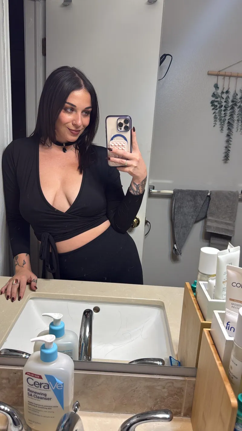 Thumbnail My favorite new top (35f) by mollystclaire