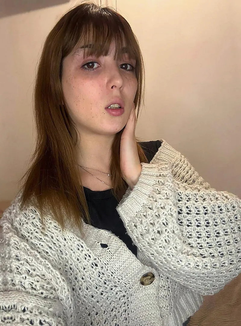 Thumbnail I am an 18 year old who has never kissed or held hands and I feel awful about my lack of friends and how I shake when meeting people so I shaved once with dads help and wonder if a punk guy would want to meet up after we talk. by Little-Ad6158