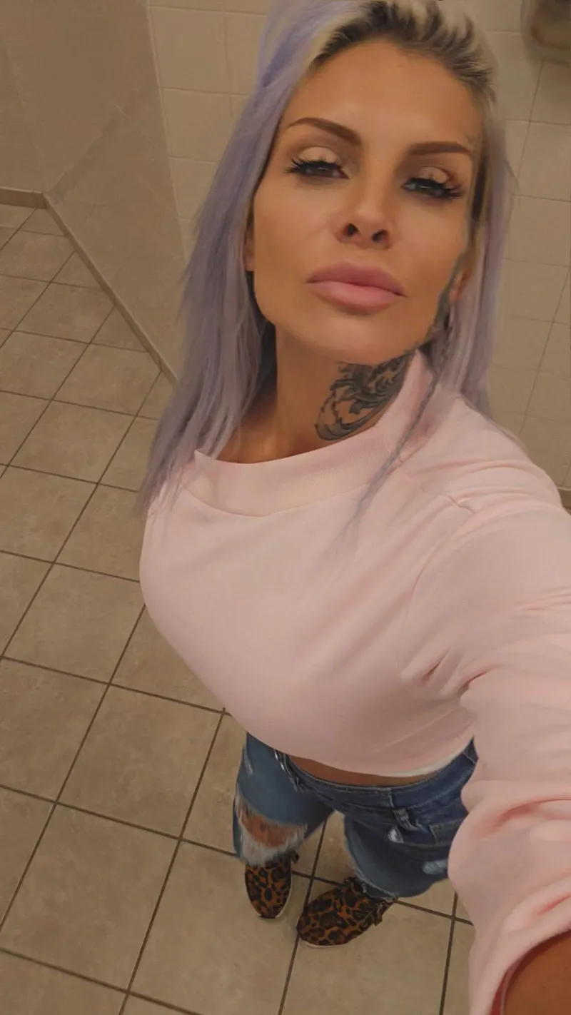 Thumbnail Milfie in the bathroom at college today, felt sexy af by sp4rkl3_butt