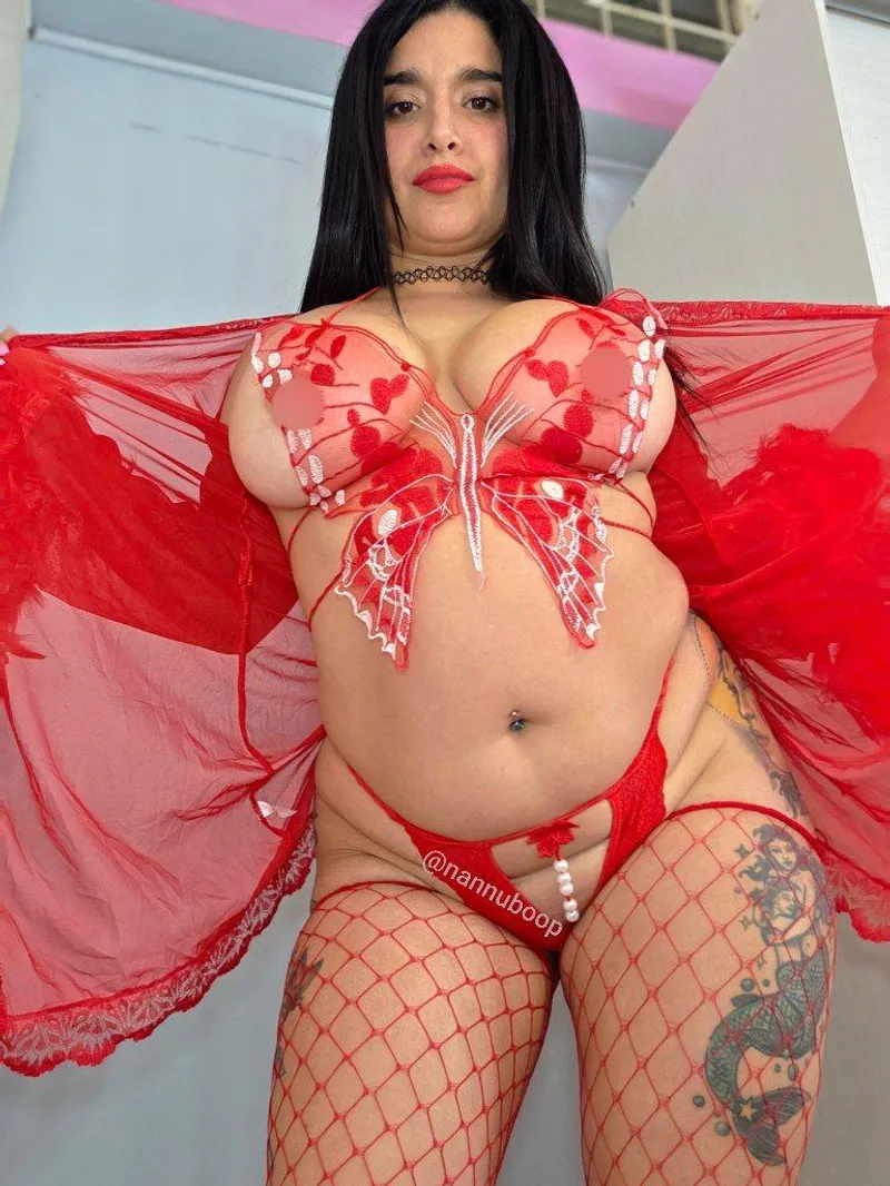 Thumbnail Brunette in red by nannuboop2