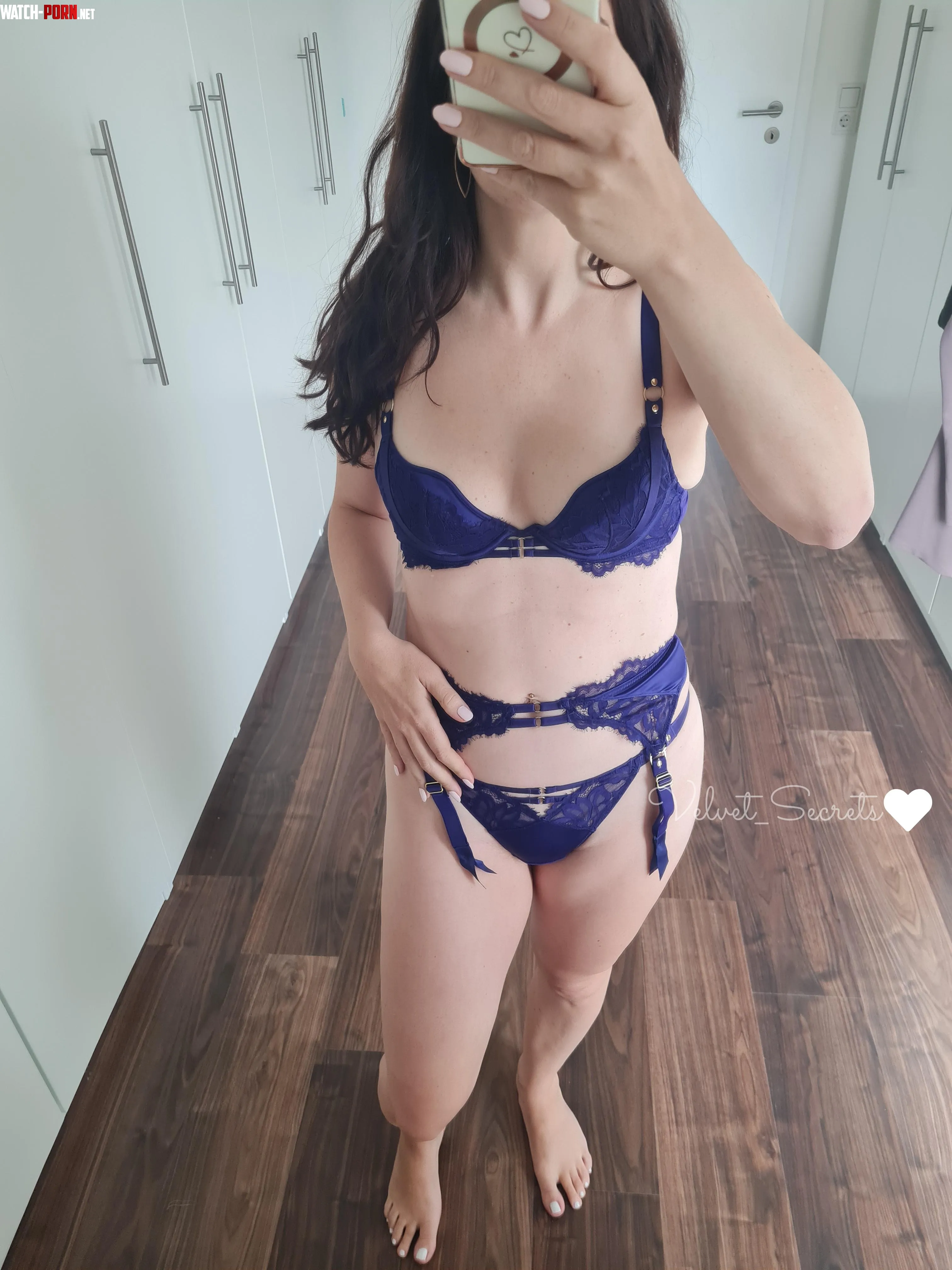 Getting dressed by _Velvet_Secrets
