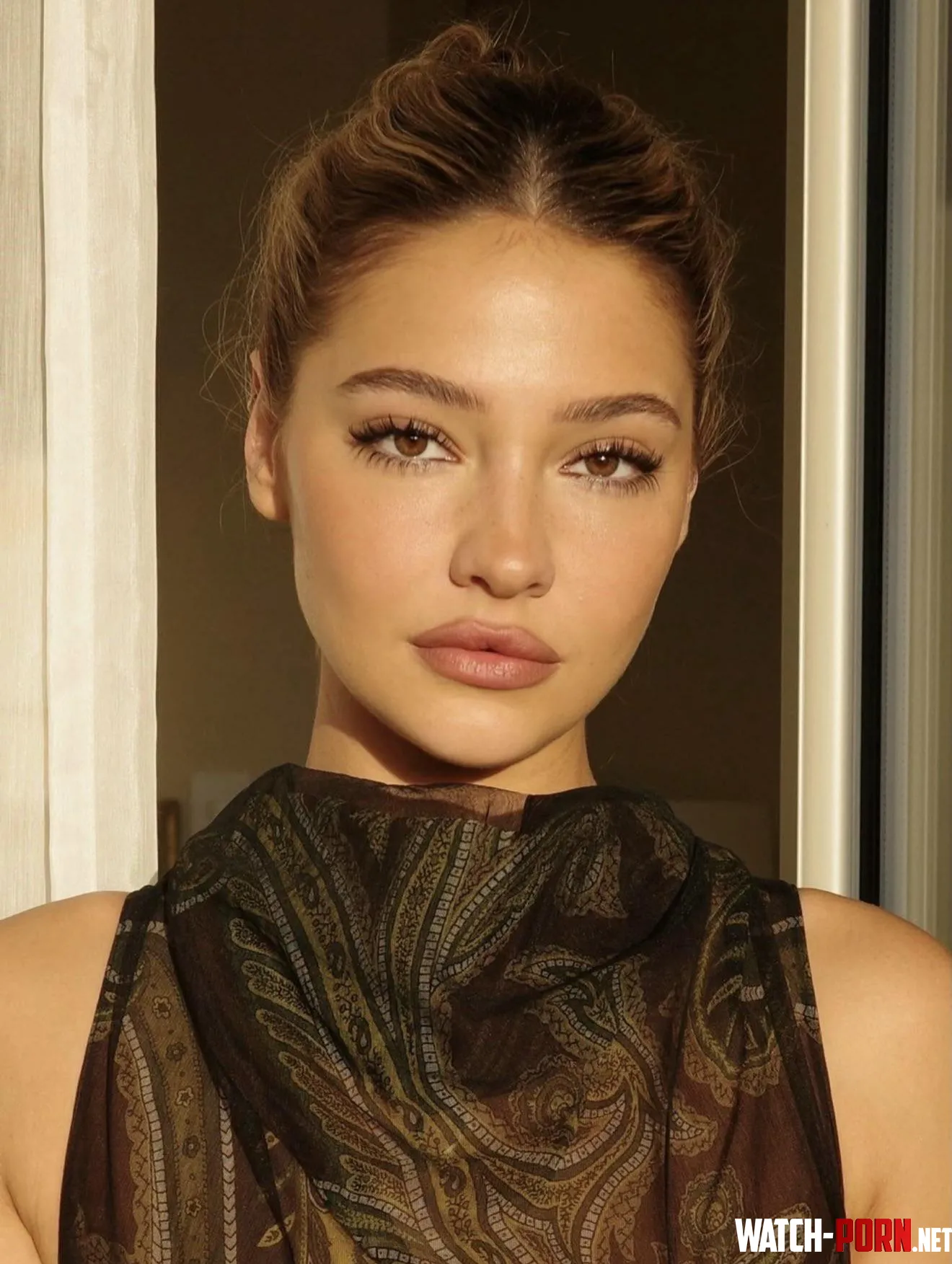 Madelyn Cline by hidden_folder_